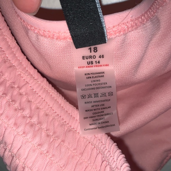 Pink bikini - Picture 3 of 3